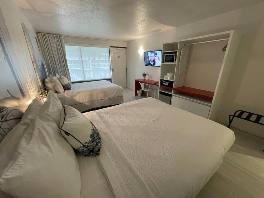 Newly Room In Cozy Hotel With Super Location To The Parks Кисими Екстериор снимка
