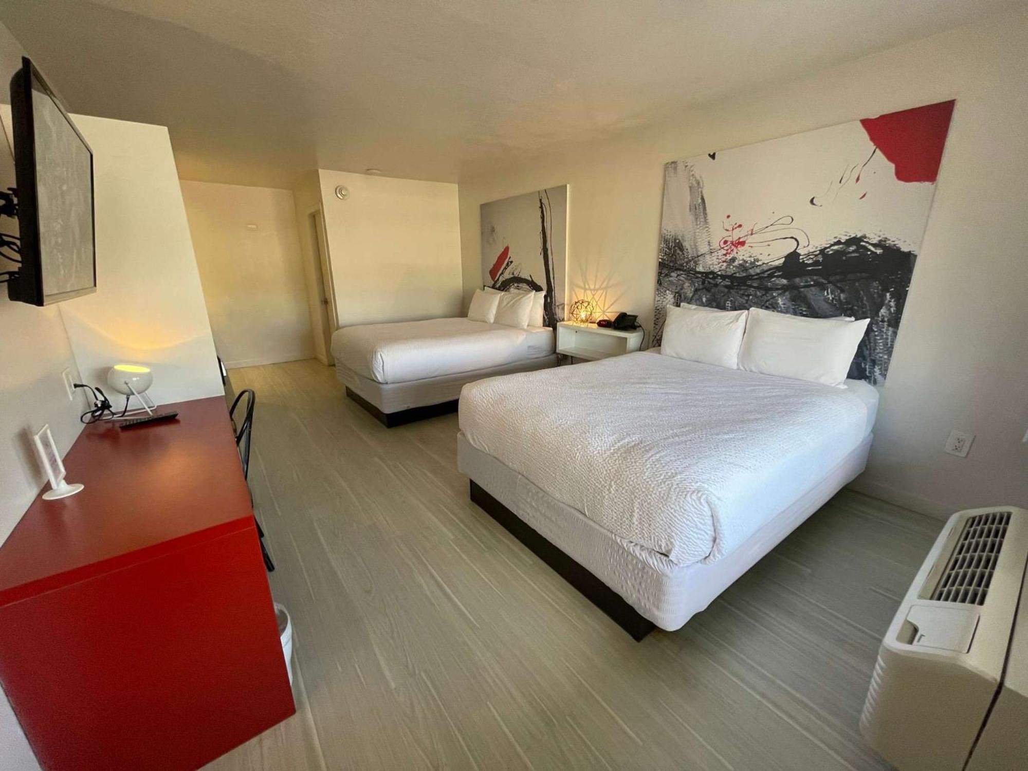 Newly Room In Cozy Hotel With Super Location To The Parks Кисими Екстериор снимка